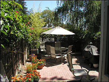 201-Overlook-Backyard.jpg